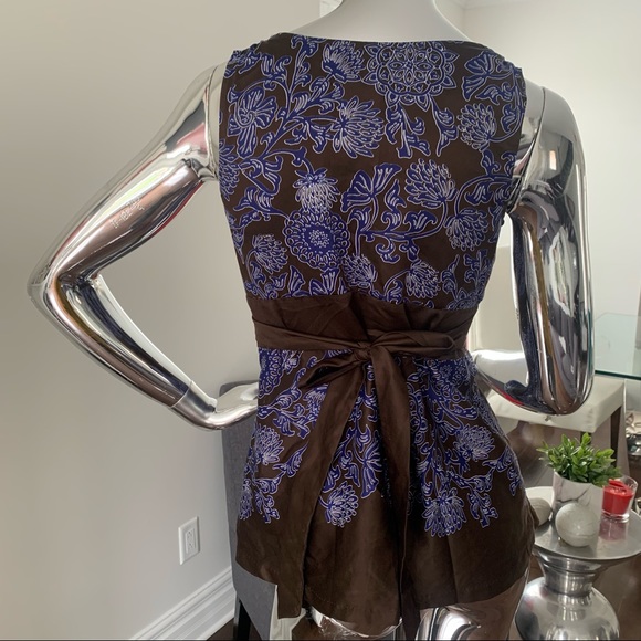 New DYNAMITE Top (satin like material) - Picture 3 of 4